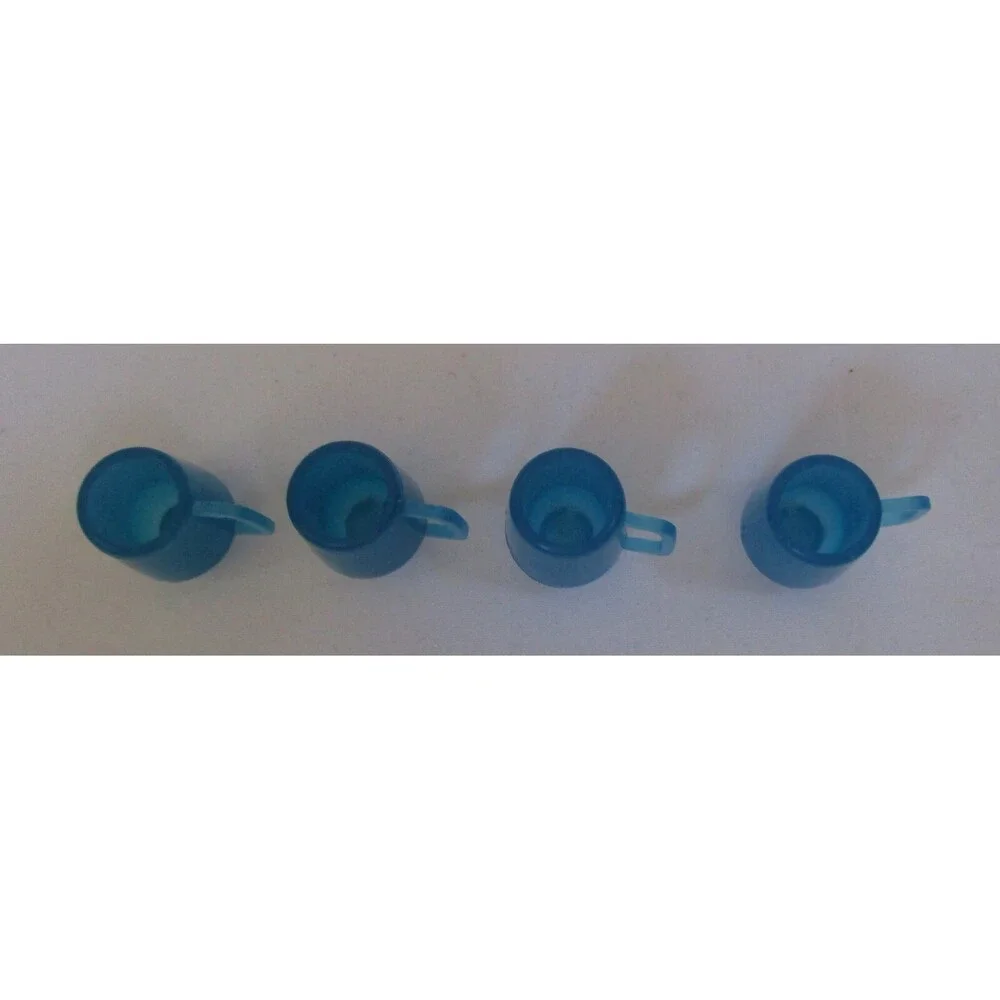 Barbie Set of 4 Blue Snap In Style Cups